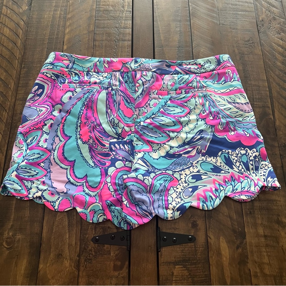 Lilly Pulitzer Pink Tropics Mermaids Call Buttercup Knit Shorts - Picture 2 of 3